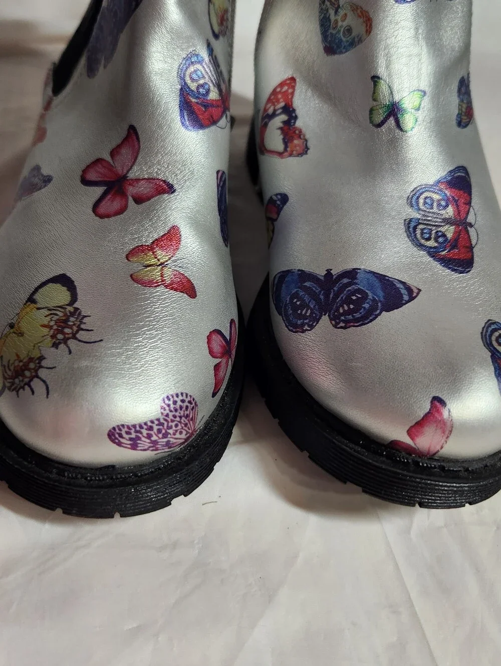 Girls' Madden NYC Silver Butterfly  Boots SZ 3